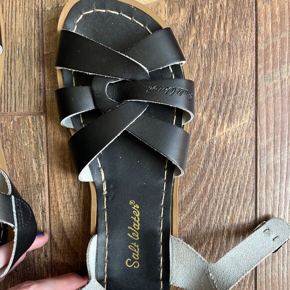 Black Original *Salt Water Sandals* | Water-Friendly | *Women's 6 / Hoy 4* | EUC - Picture 6 of 12